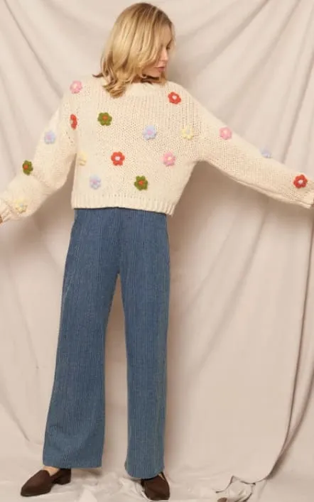 En Crème - 3D Flower Round Neck Sweater
